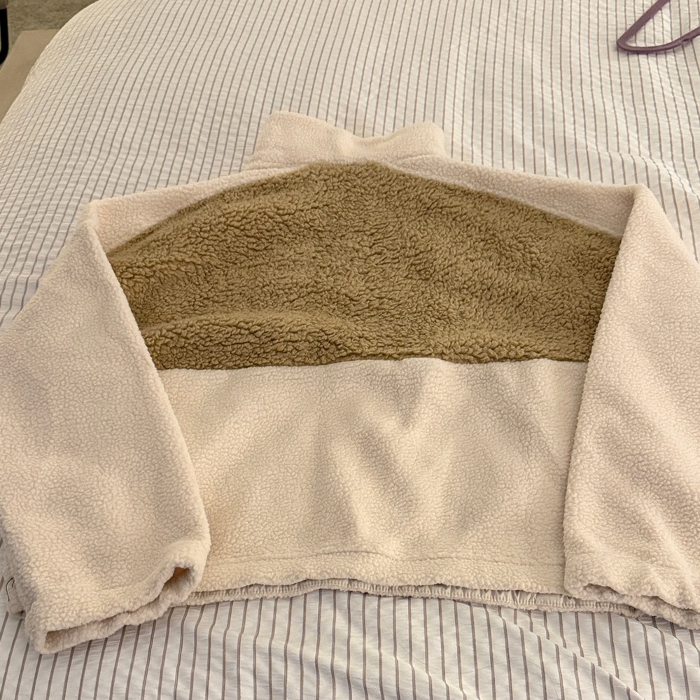 Columbia Cream and Tan Fleece - Picture 4 of 4